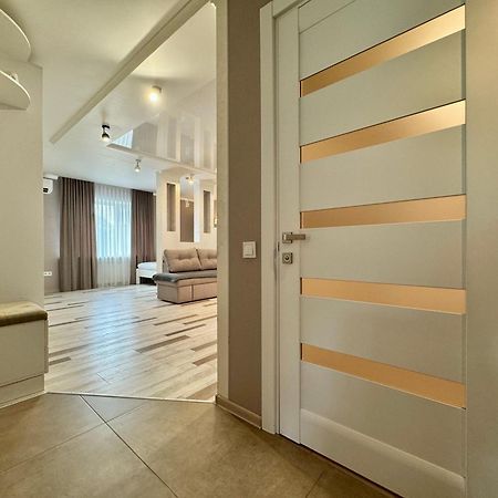 Apartpoltava Розкішна Студія З Кутовою Ванною, 1-Й Будинок Біля Корпусного Парку, Панорамний Балкон Dış mekan fotoğraf
