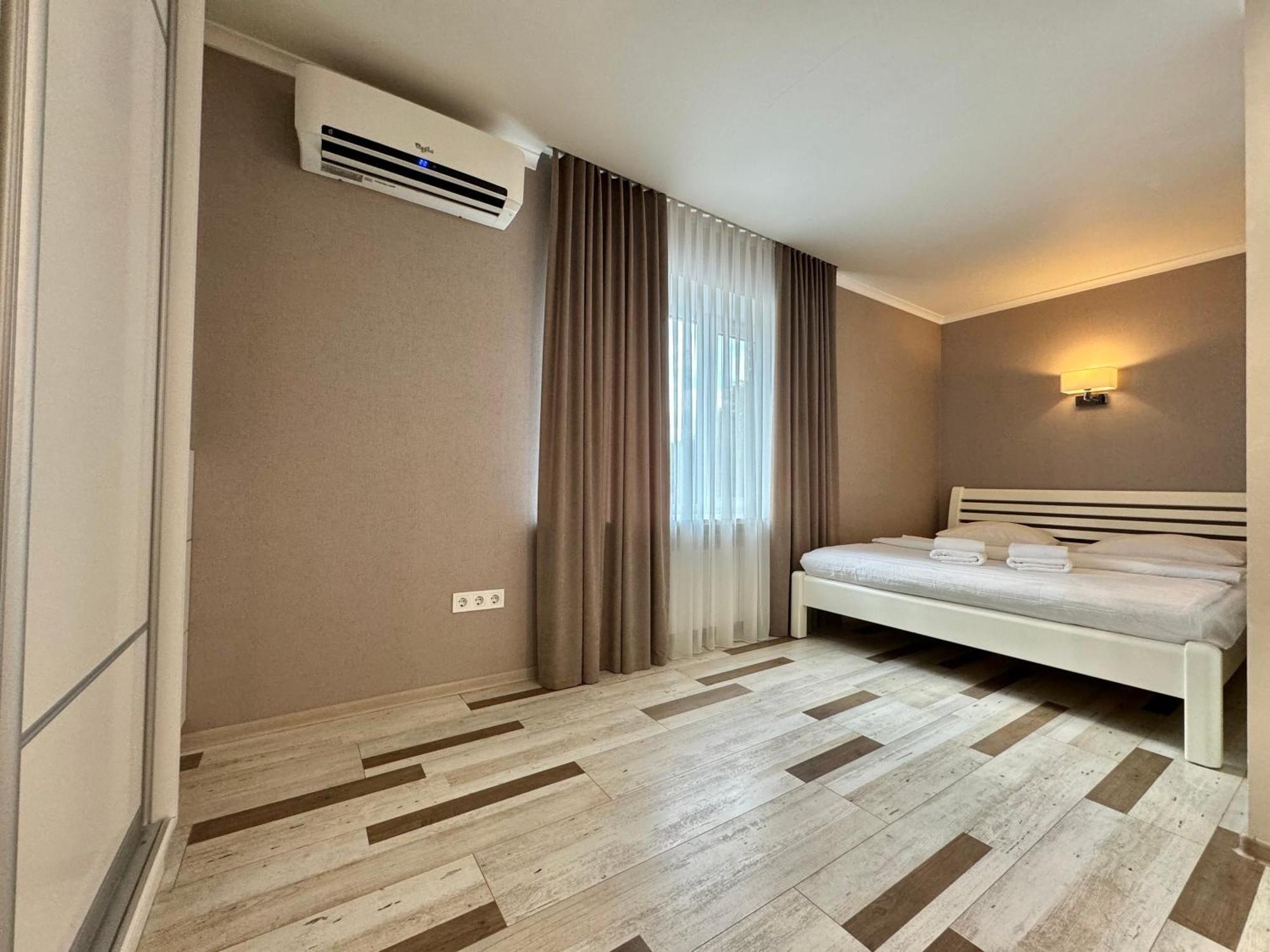 Apartpoltava Розкішна Студія З Кутовою Ванною, 1-Й Будинок Біля Корпусного Парку, Панорамний Балкон Dış mekan fotoğraf