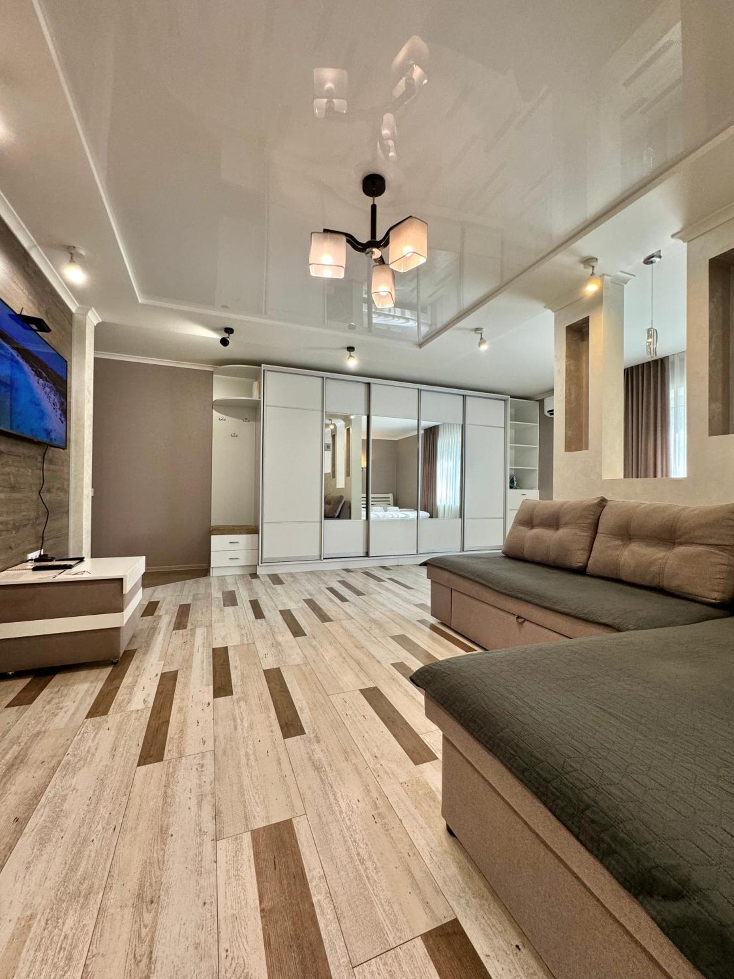 Apartpoltava Розкішна Студія З Кутовою Ванною, 1-Й Будинок Біля Корпусного Парку, Панорамний Балкон Dış mekan fotoğraf